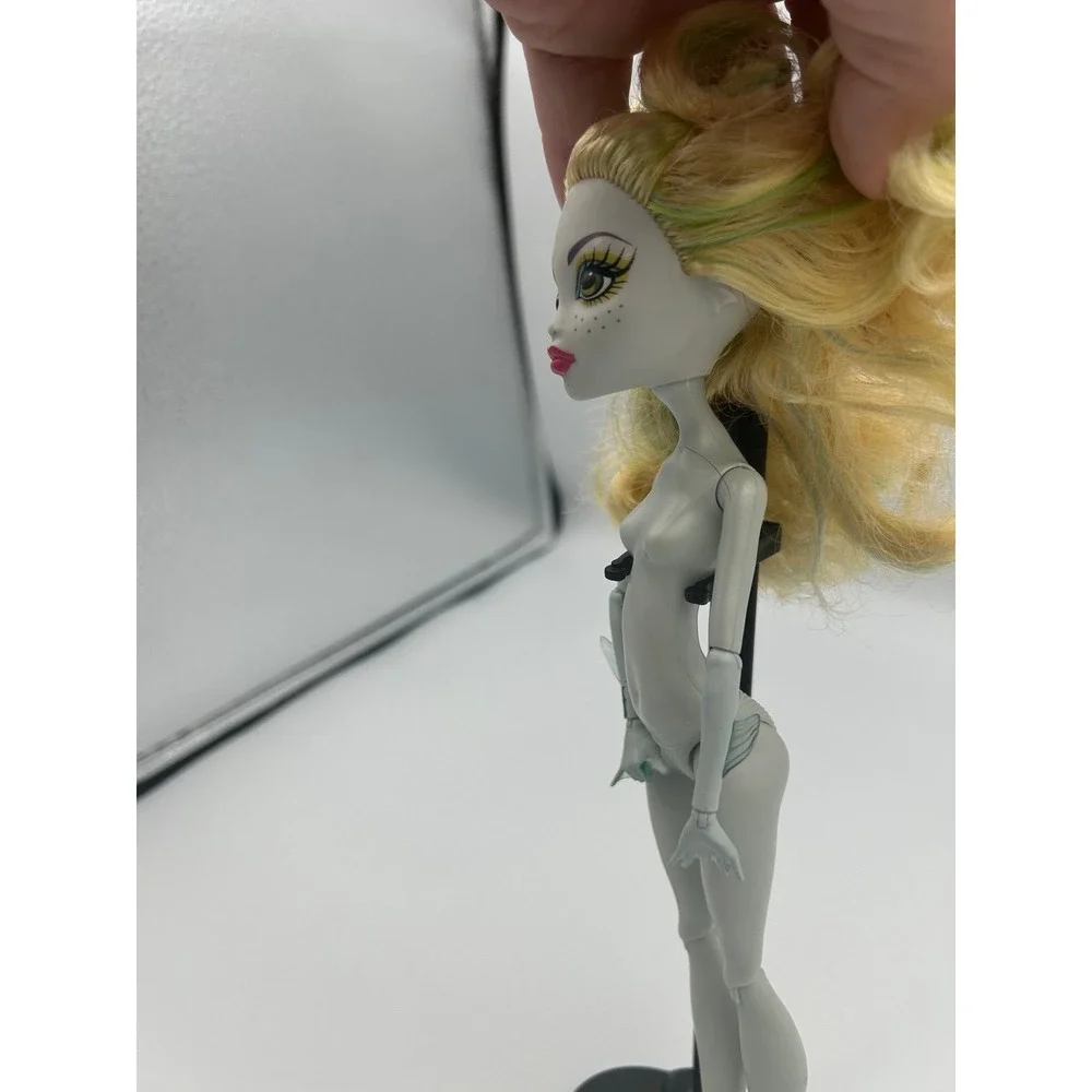 Monster High Doll Skultimate Roller Maze Lagoona Blue